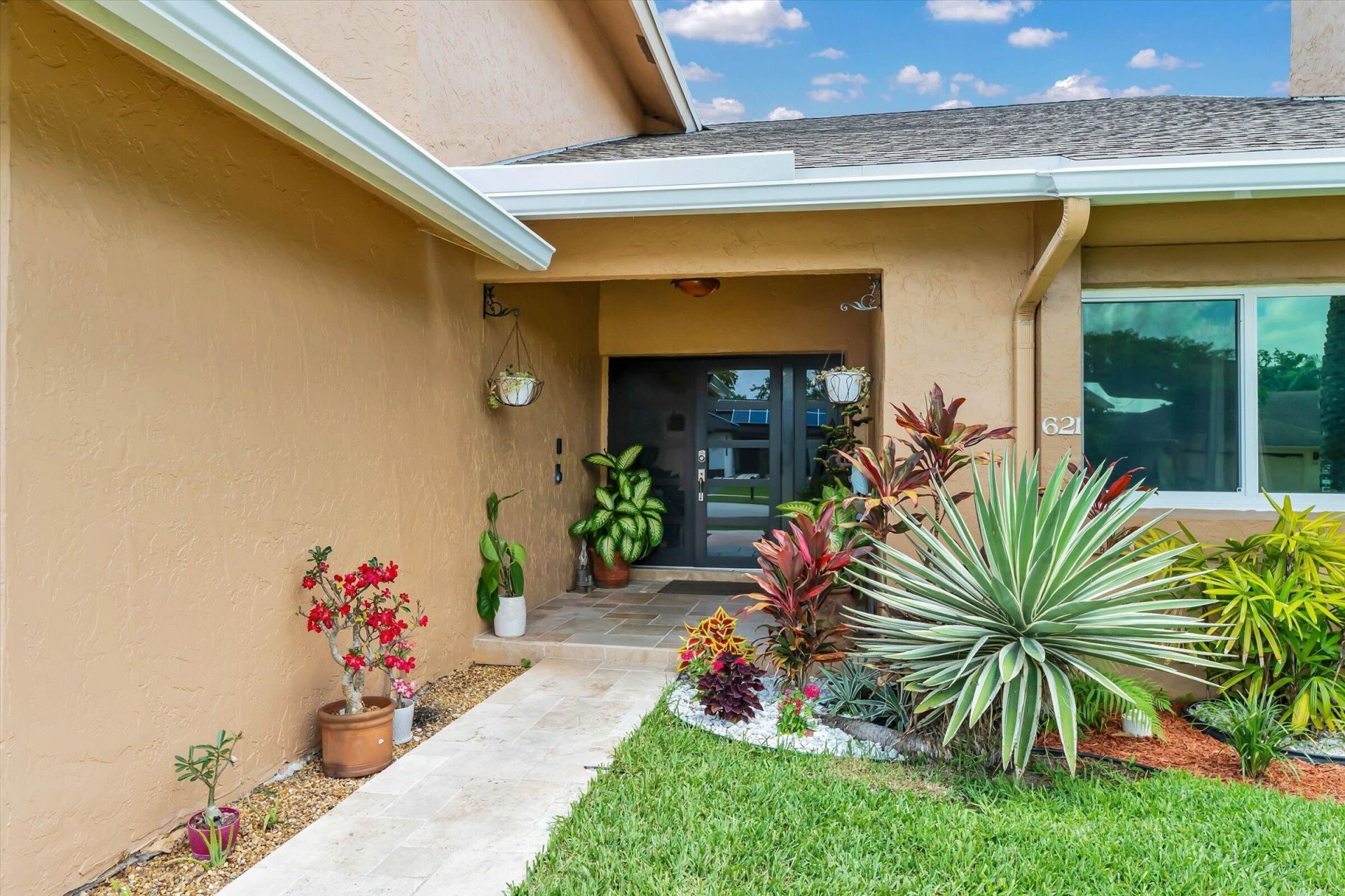 621 SW 98th Terrace, Pembroke Pines, FL 33025 Photo
