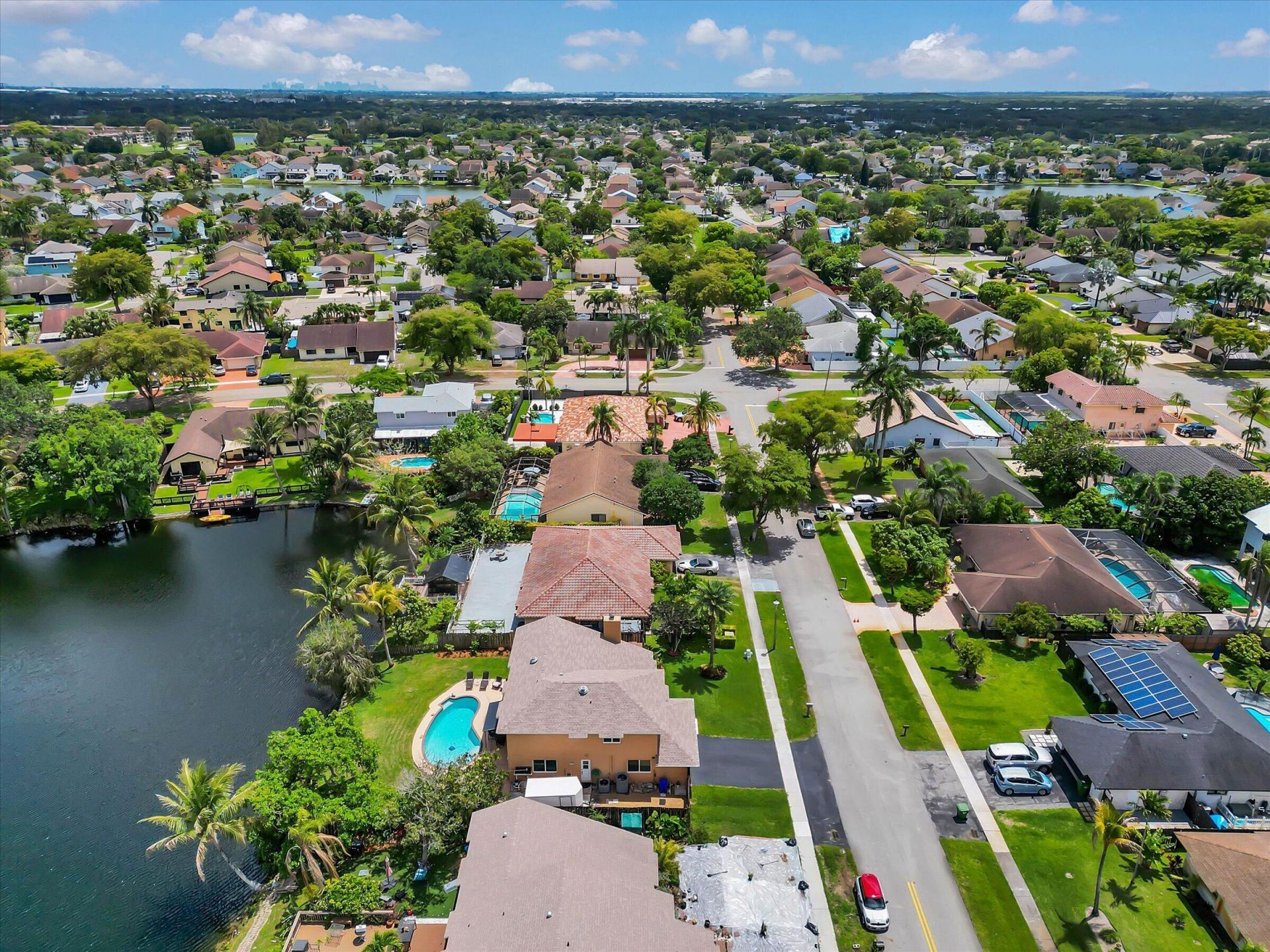 621 SW 98th Terrace, Pembroke Pines, FL 33025 Photo
