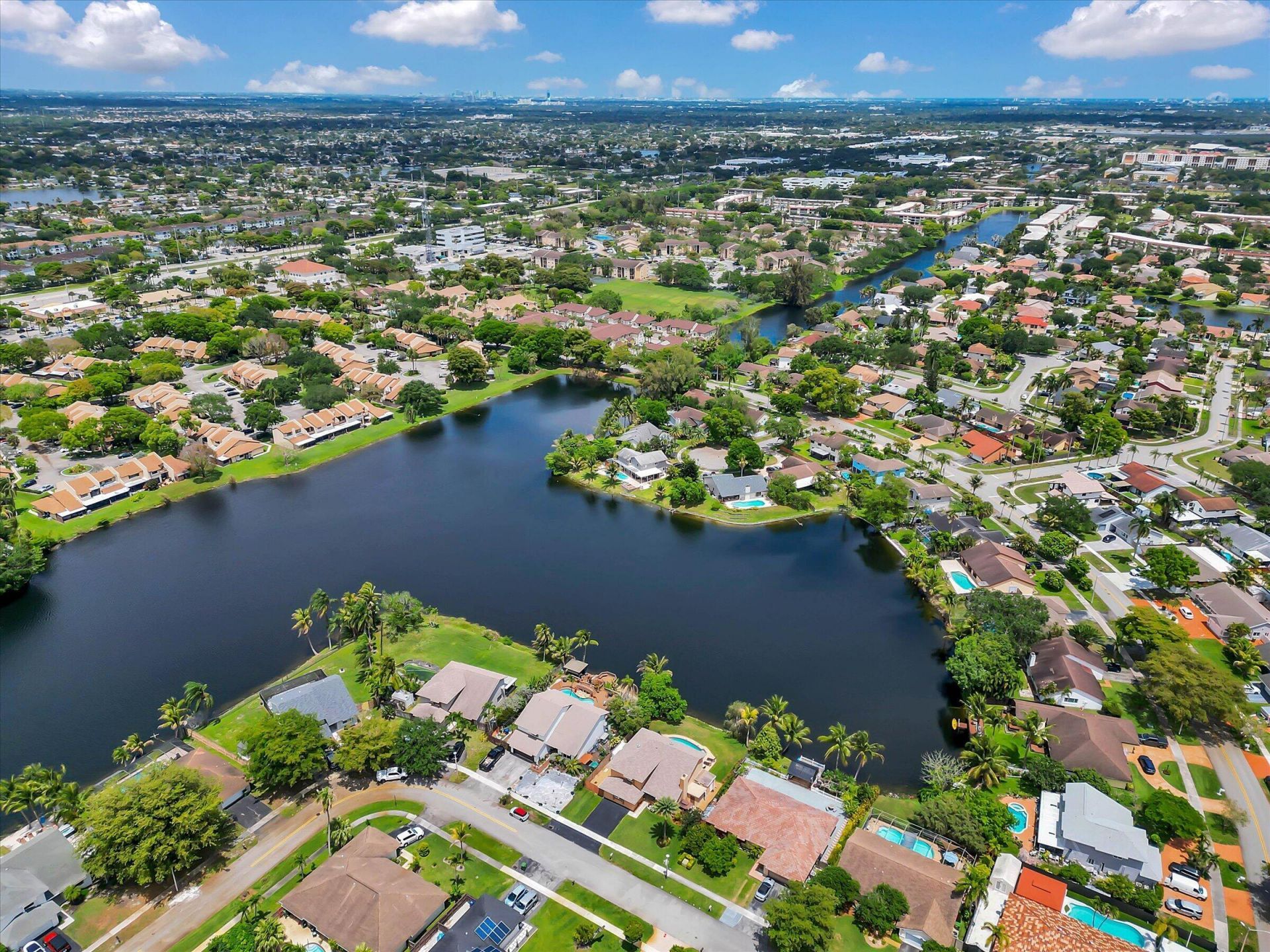 621 SW 98th Terrace, Pembroke Pines, FL 33025 Photo