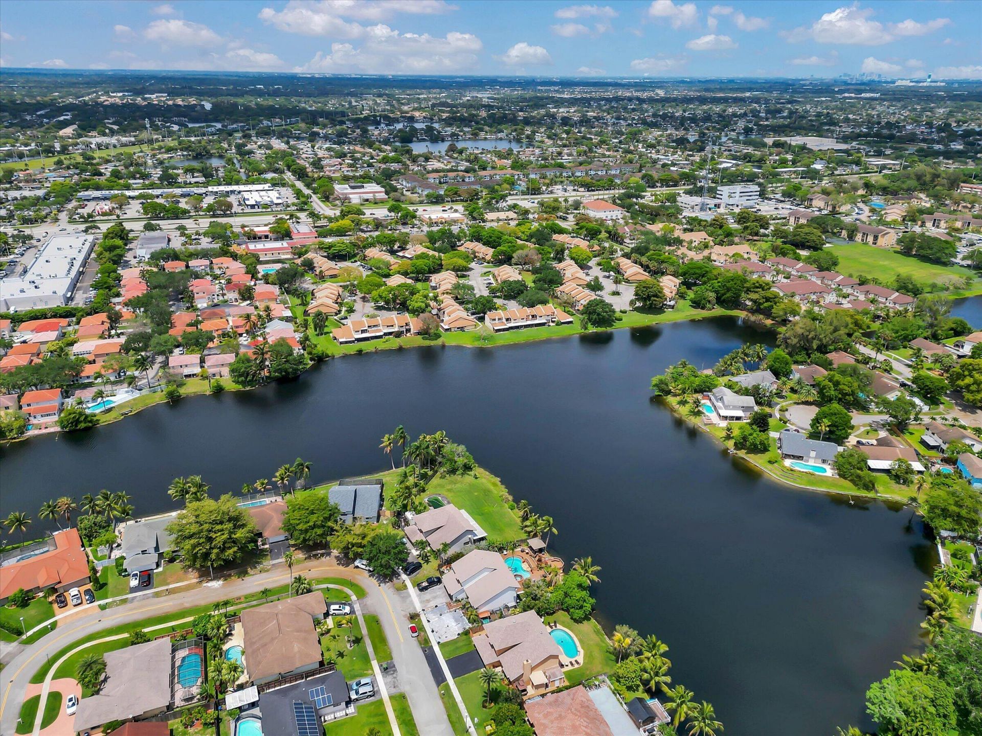 621 SW 98th Terrace, Pembroke Pines, FL 33025 Photo