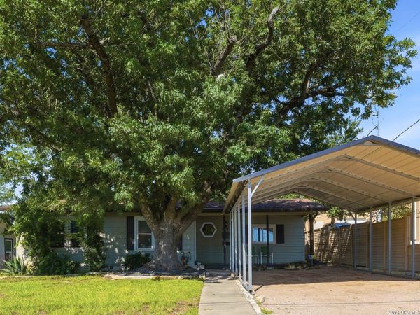 1236 S ACADEMY AVE, New Braunfels, TX 78130