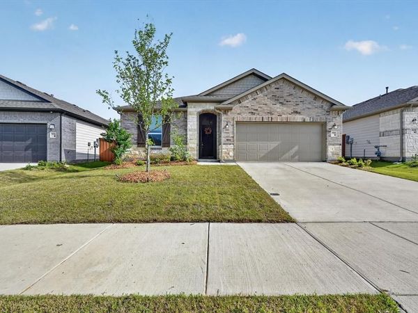 3925 Belleview Place , Crandall, TX 75114