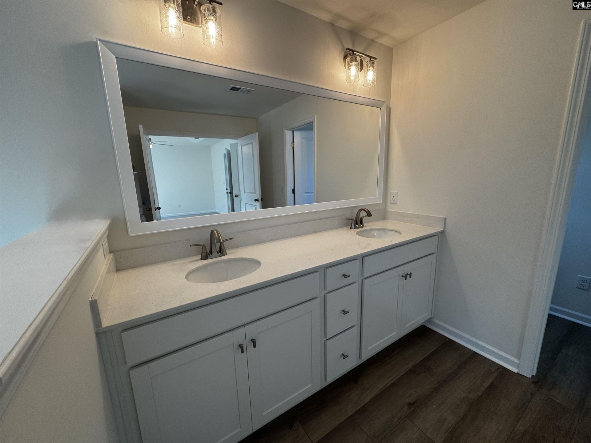 598 Griffon Drive Photo 23
