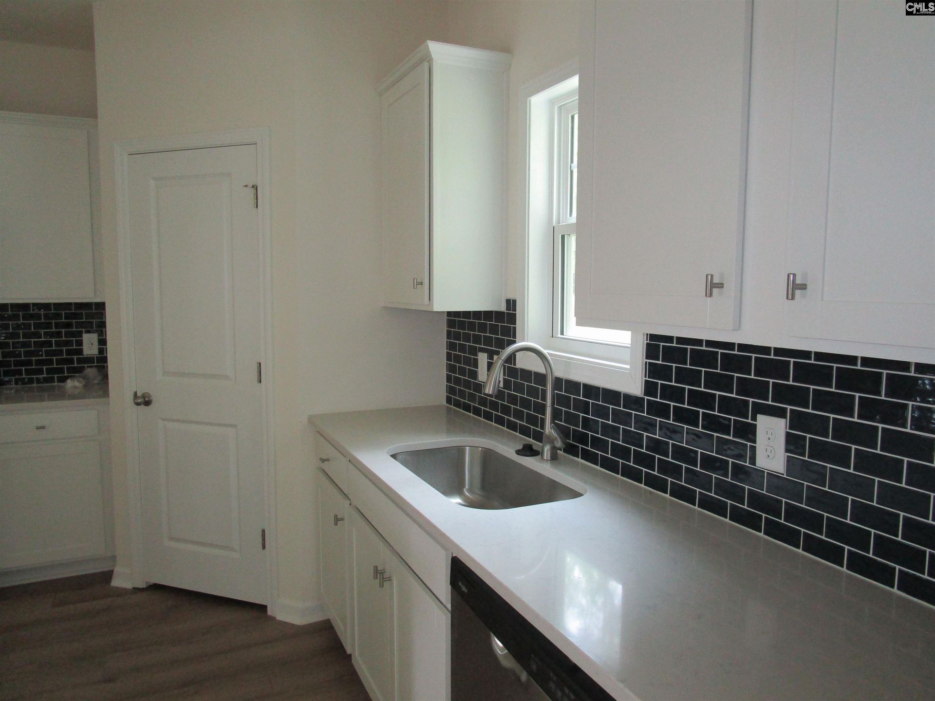 598 Griffon Drive Photo 4