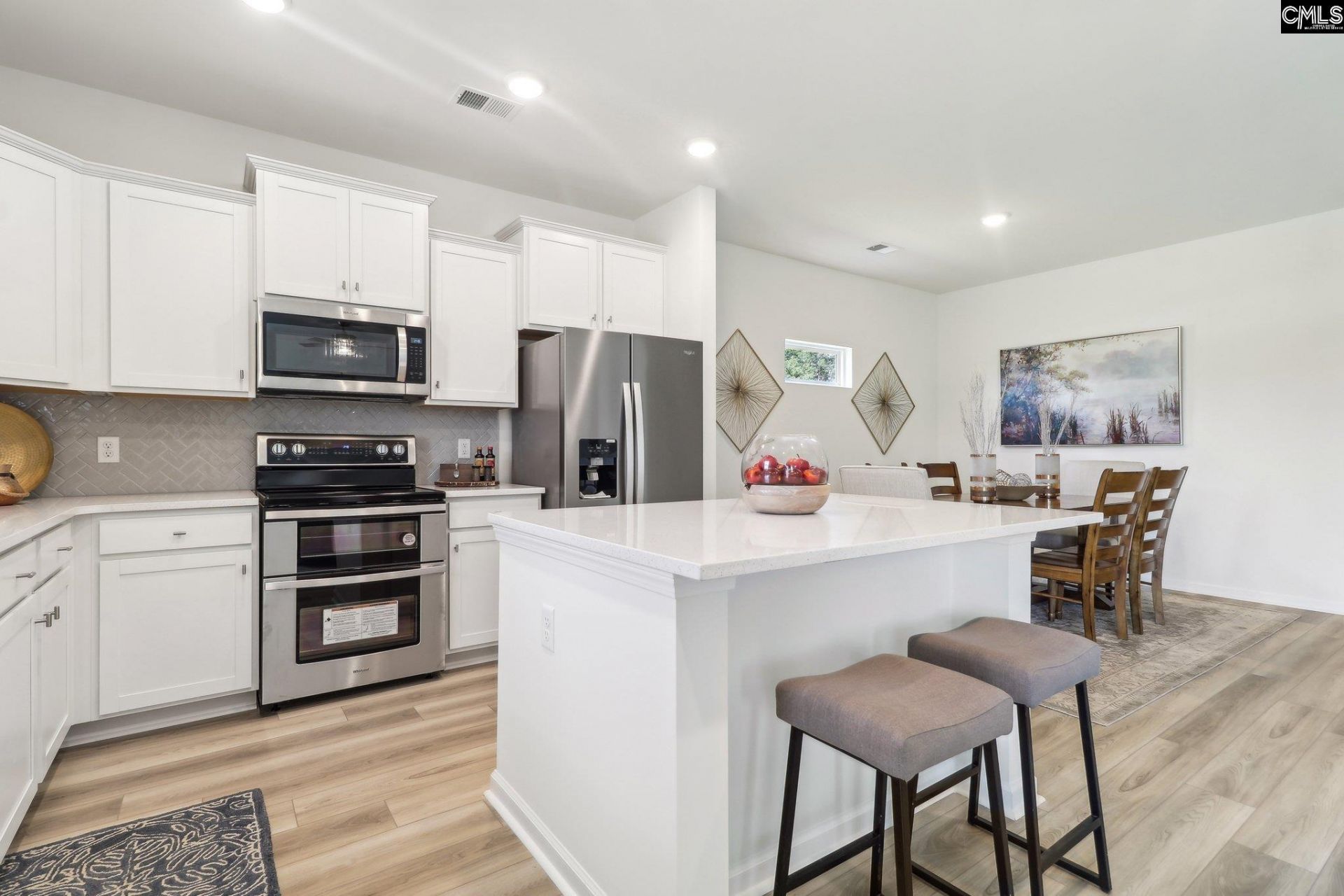 598 Griffon Drive Photo 6