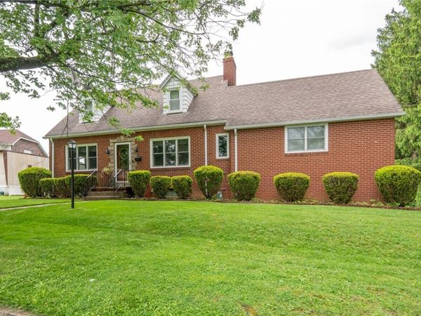 806 Lehmer St, Latrobe, PA 15650