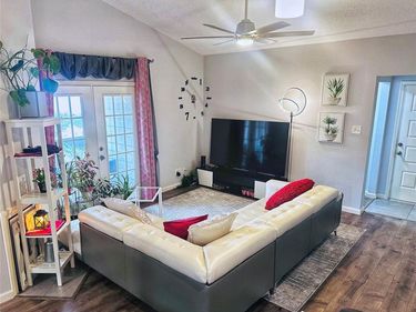 8545 Midpark Road, Unit 40, Dallas, TX 75240