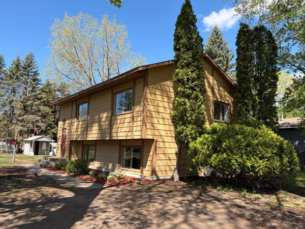 8001 Aldrich Avenue N, Brooklyn Park, MN 55444