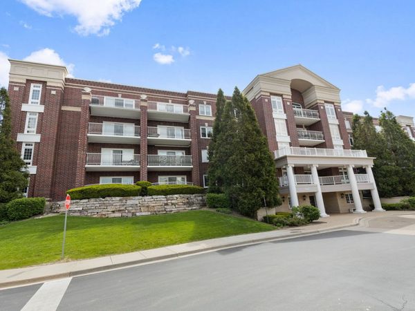 7011 W Touhy Avenue, Unit 509, Niles, IL 60714