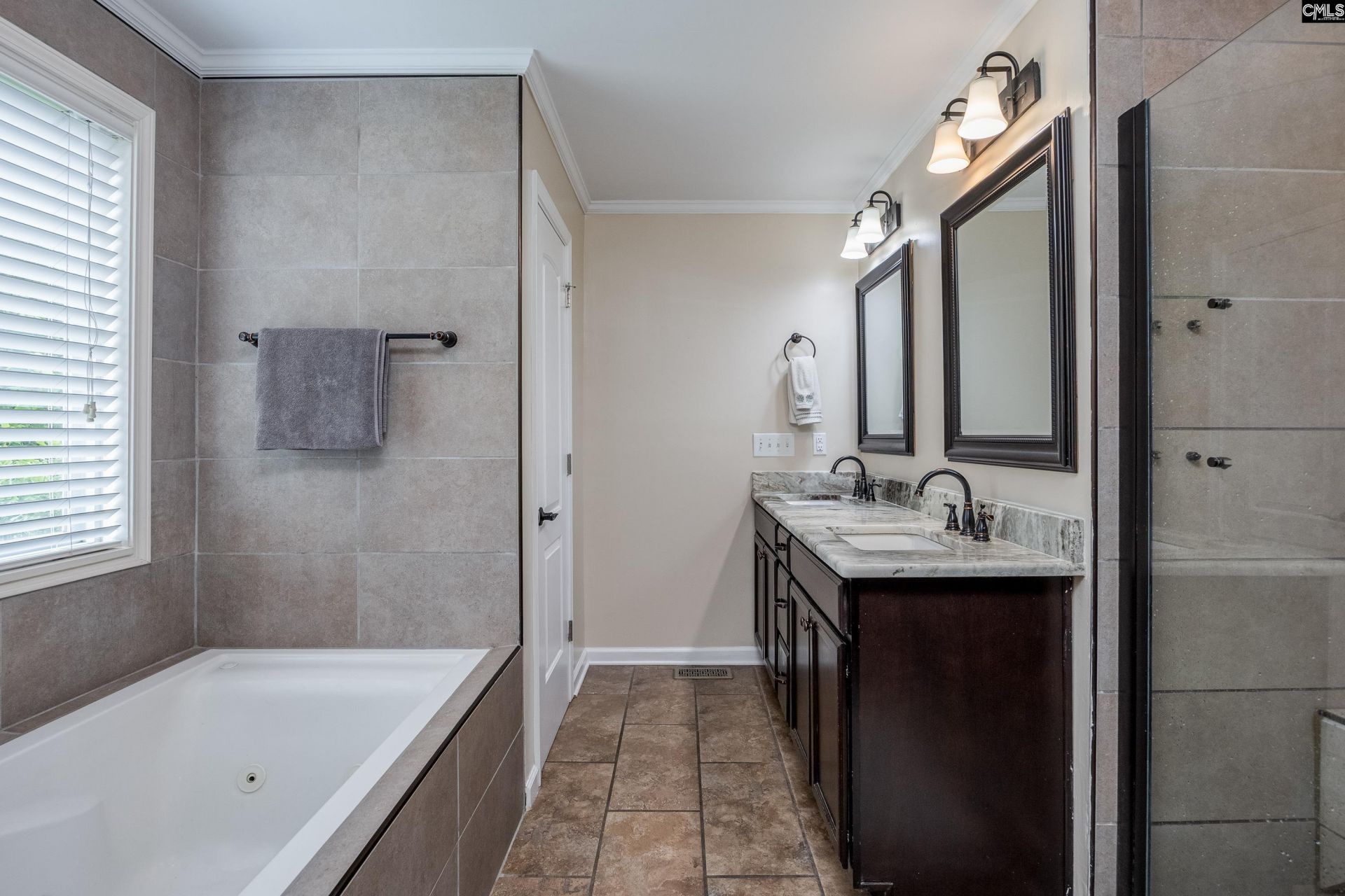 1571 Chestnut Road Photo 24