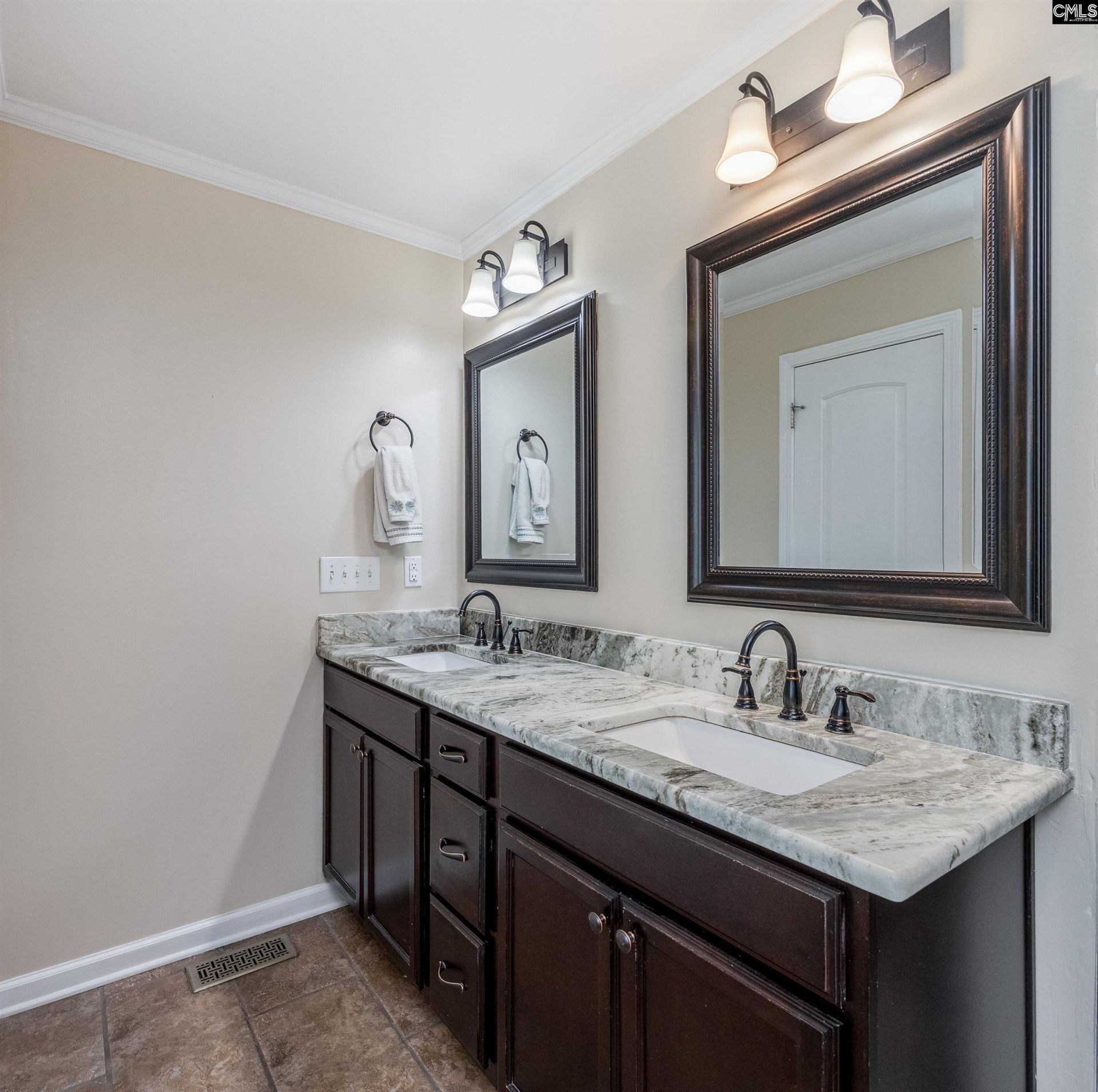 1571 Chestnut Road Photo 25
