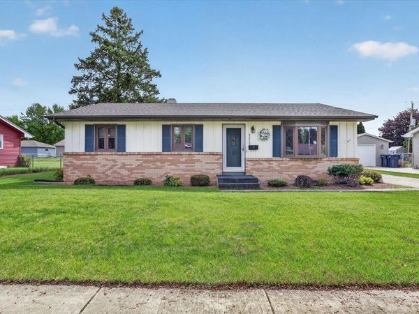 2215 GRANT Avenue, Janesville, WI 53546