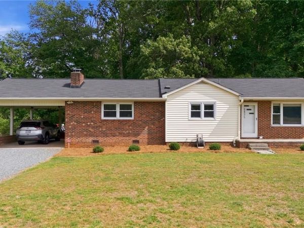 5406 Reidsville Road, Walkertown, NC 27009
