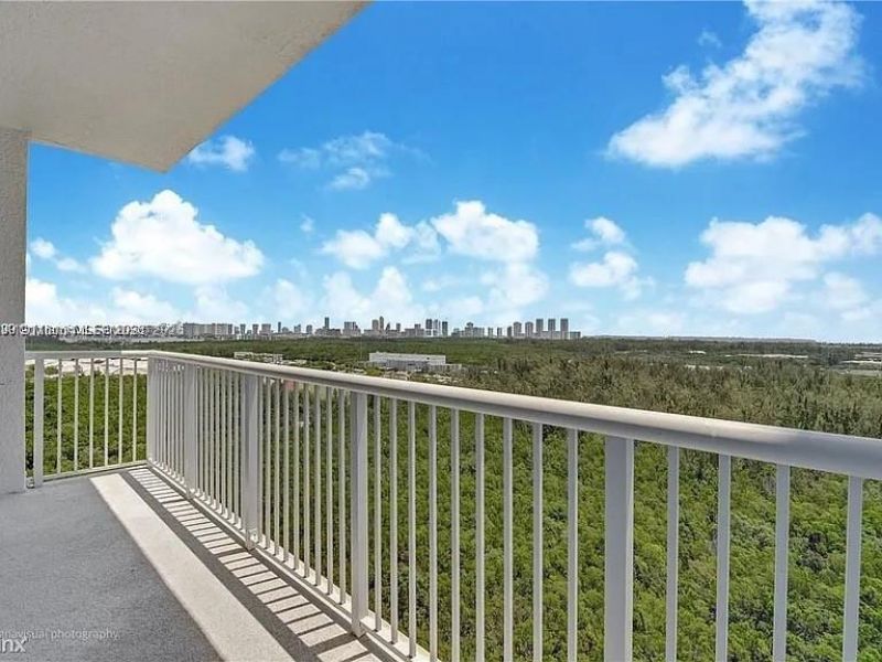 14951 Royal Oaks Ln , Unit 1908, North Miami, FL 33181 Photo