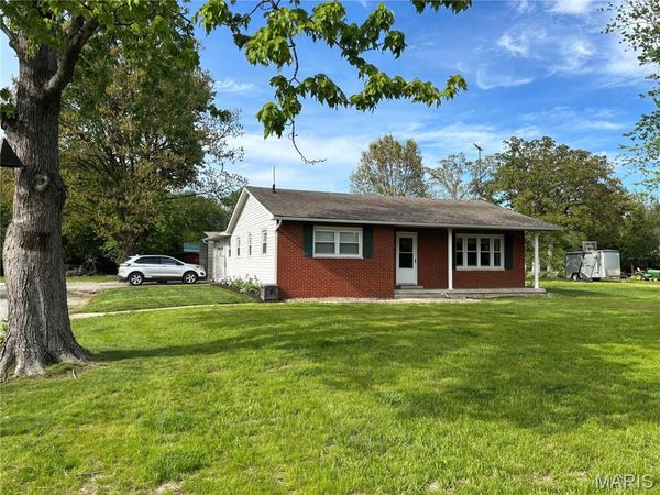 272 4th Street, Mount Olive, IL 62069