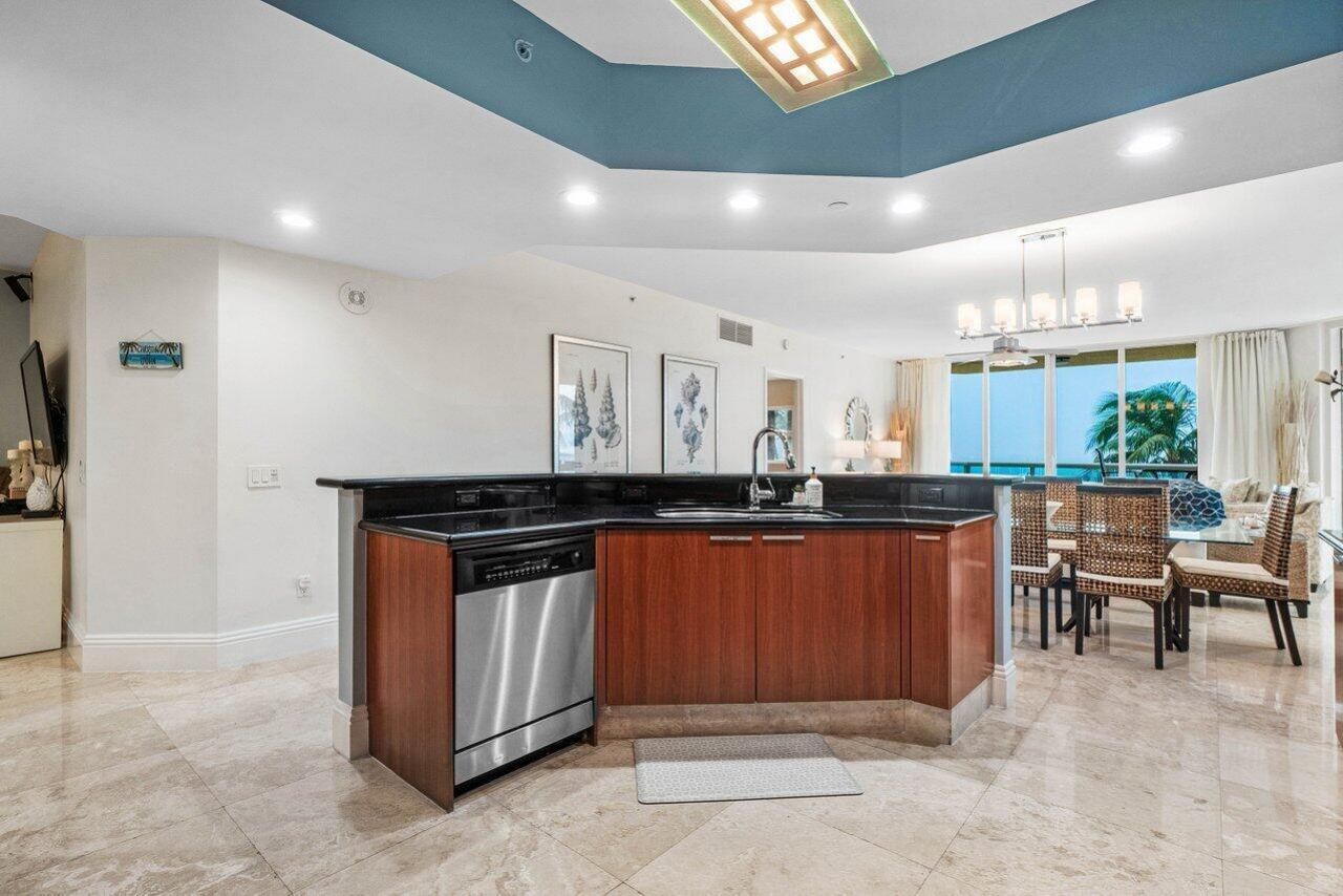 2650 Lake Shore Drive, Unit 206, Riviera Beach, FL 33404 Photo