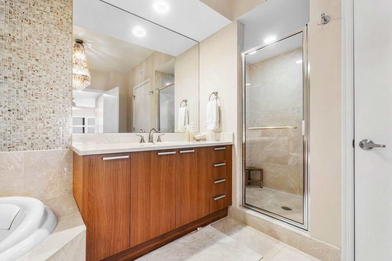 2650 Lake Shore Drive, Unit 206, Riviera Beach, FL 33404 Photo