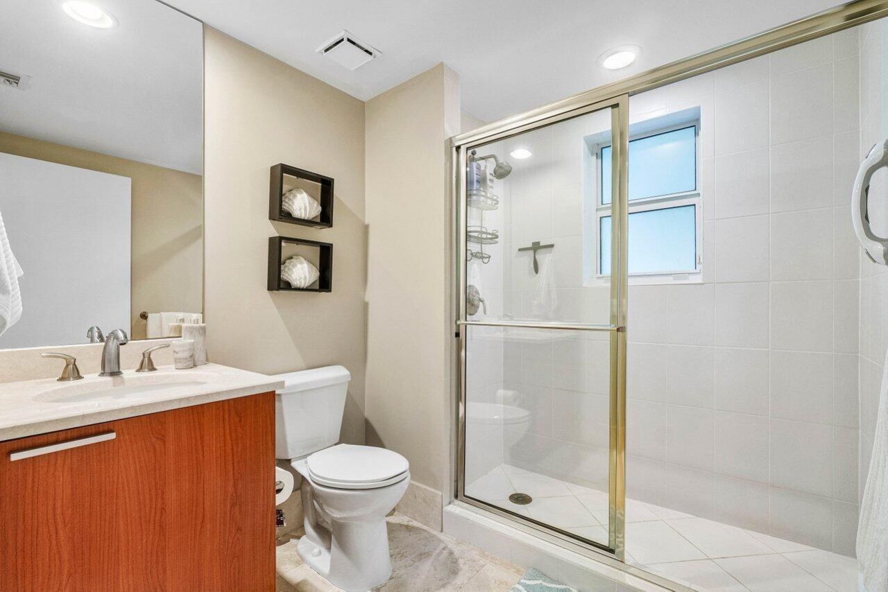 2650 Lake Shore Drive, Unit 206, Riviera Beach, FL 33404 Photo