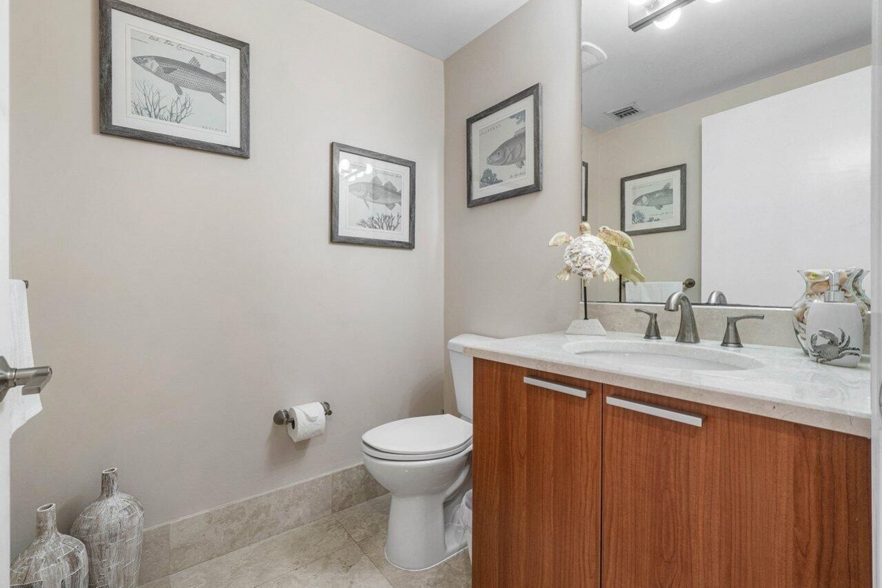 2650 Lake Shore Drive, Unit 206, Riviera Beach, FL 33404 Photo