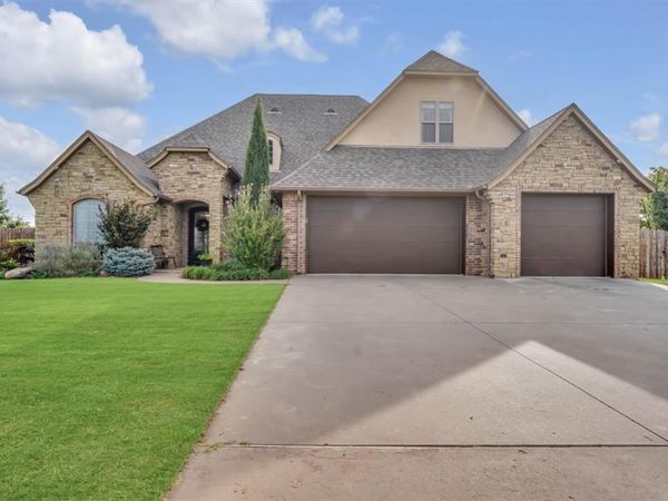 1112 Dogwood Drive, Elk City, OK 73644