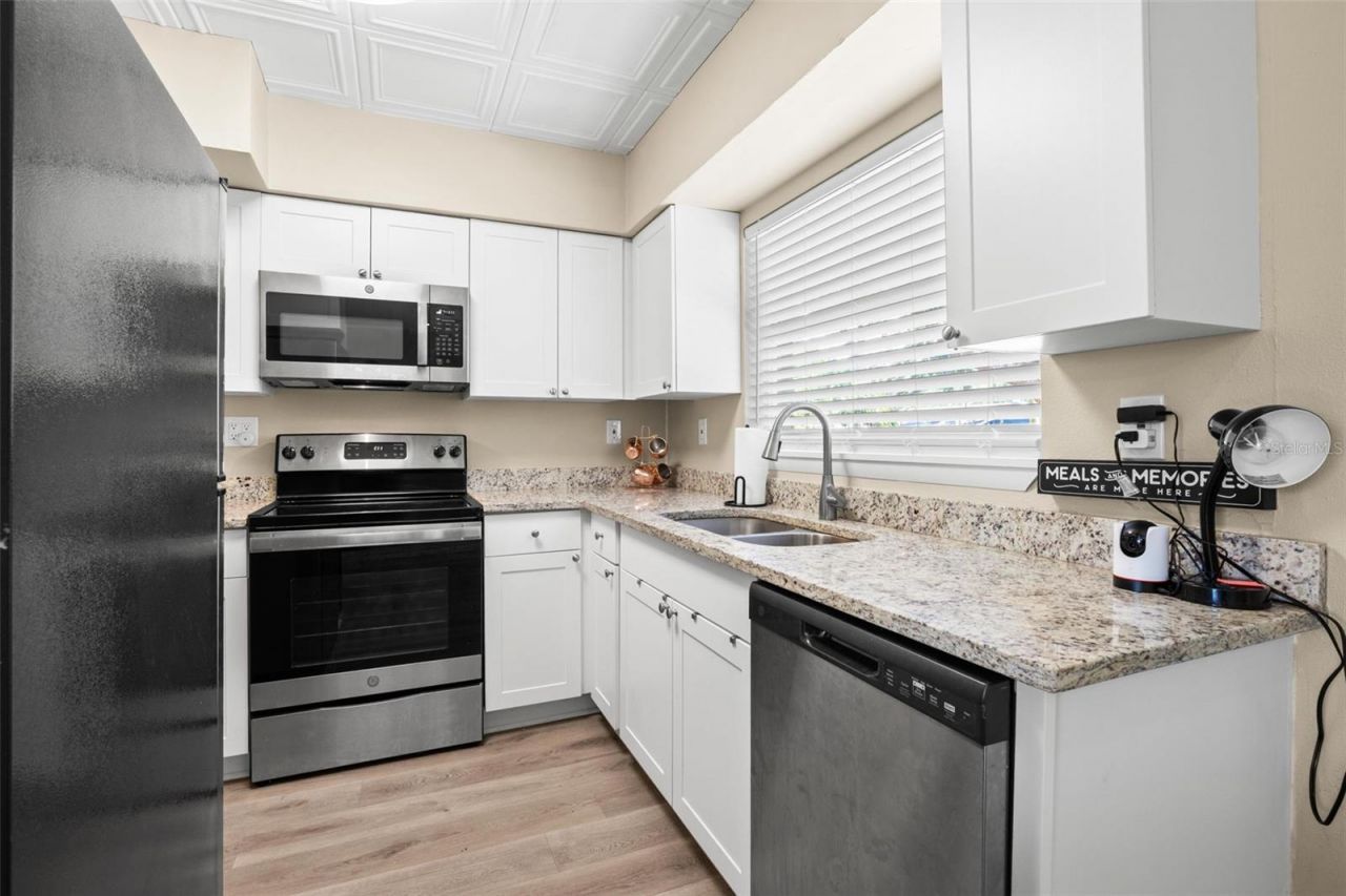 611 Pinewood Drive , Dunedin, FL 34698 Photo