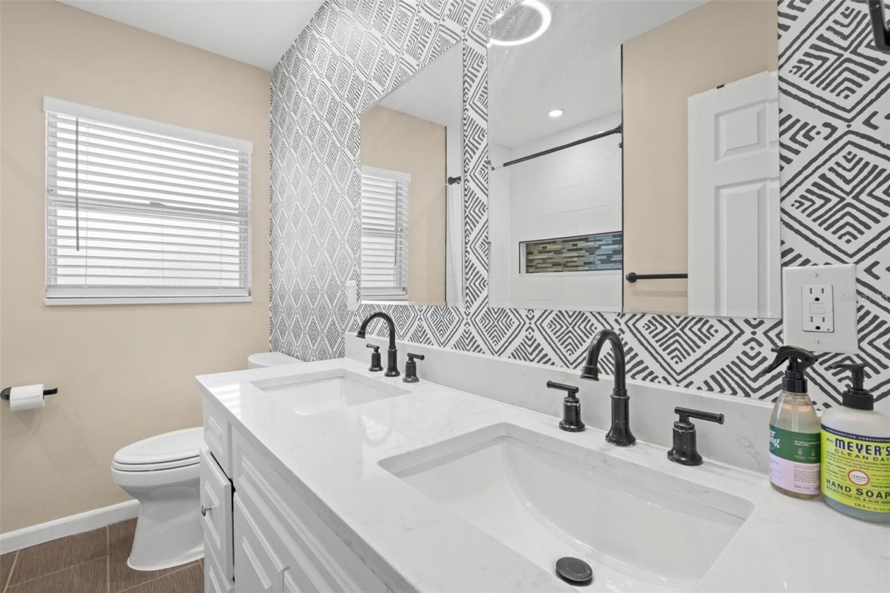611 Pinewood Drive , Dunedin, FL 34698 Photo