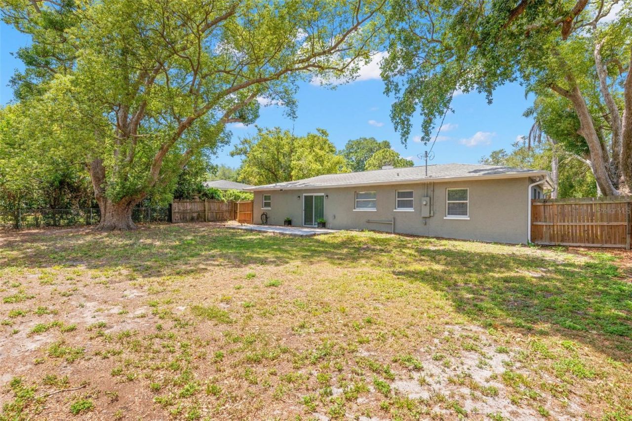611 Pinewood Drive , Dunedin, FL 34698 Photo