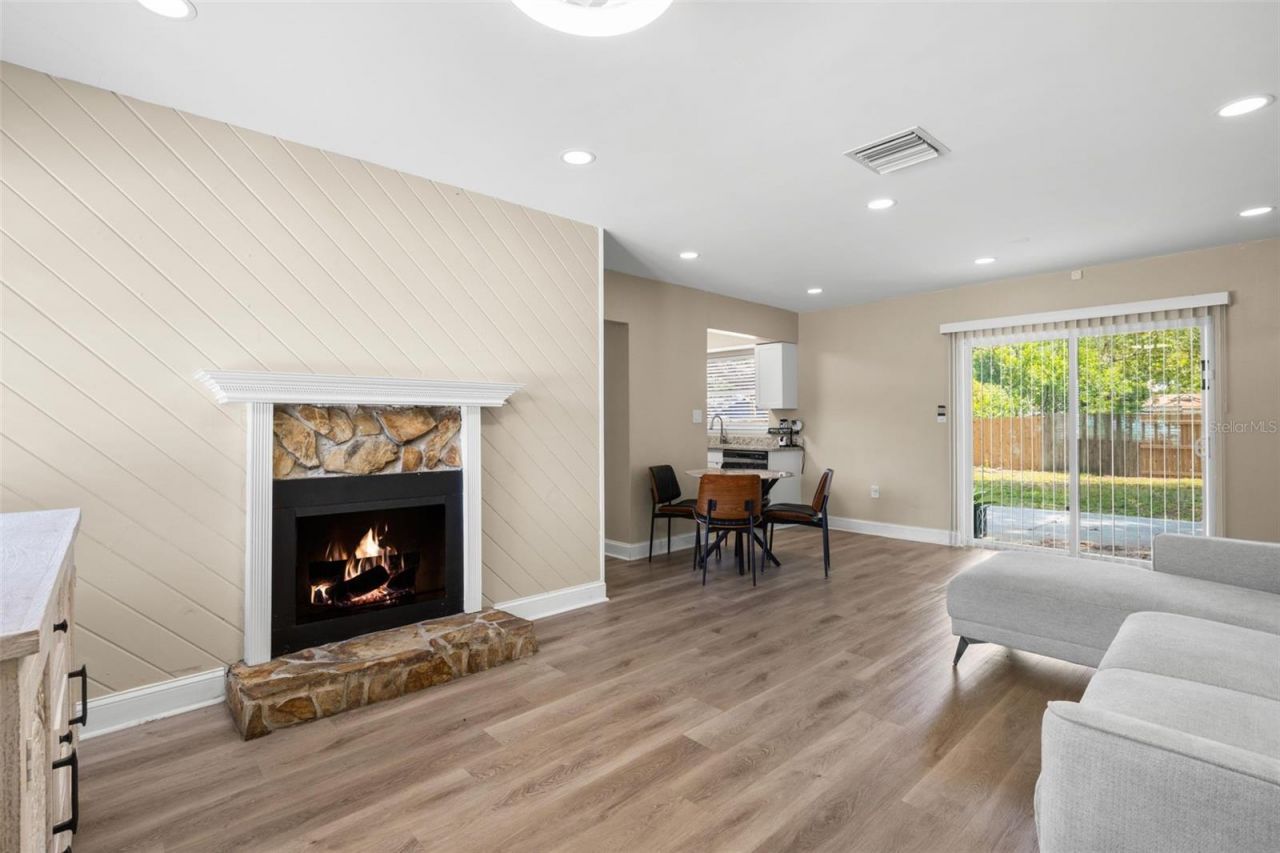 611 Pinewood Drive , Dunedin, FL 34698 Photo
