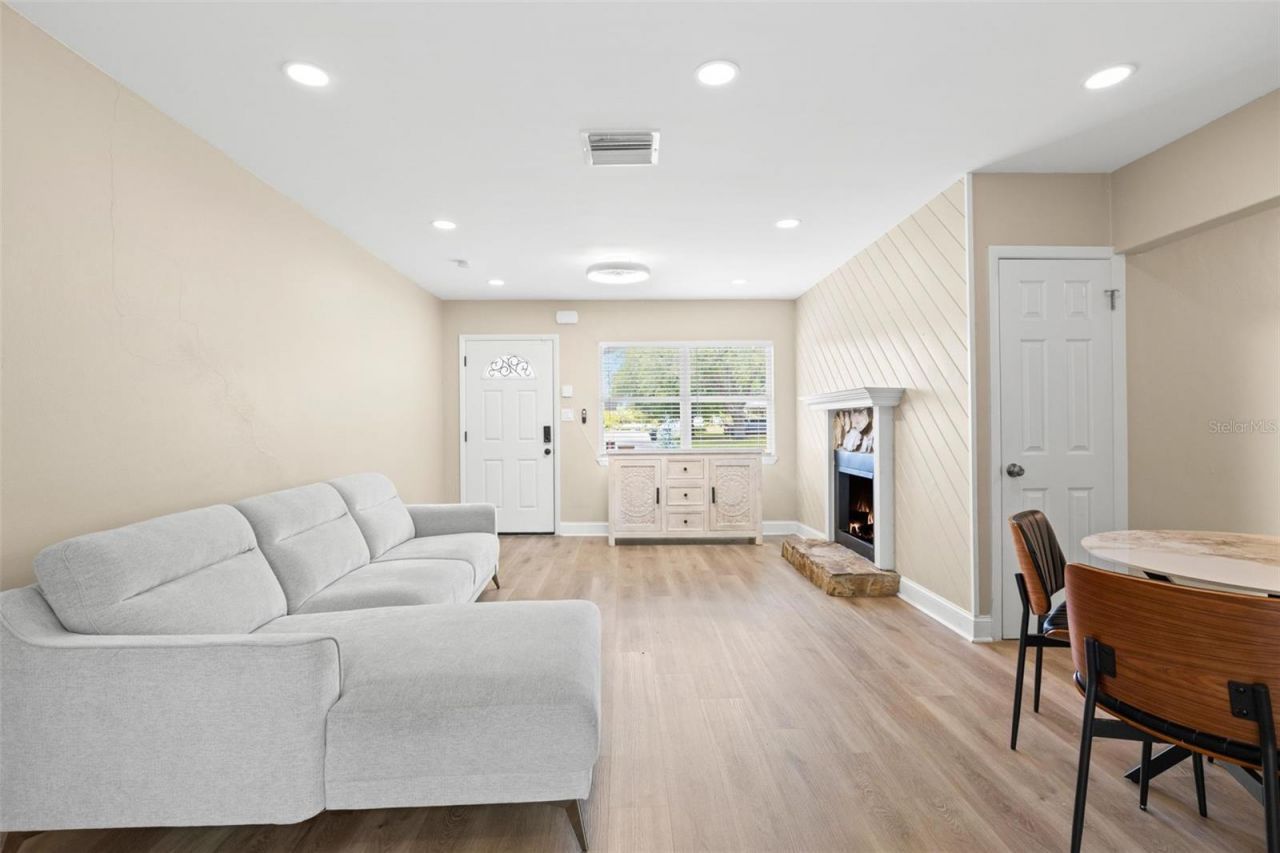 611 Pinewood Drive , Dunedin, FL 34698 Photo