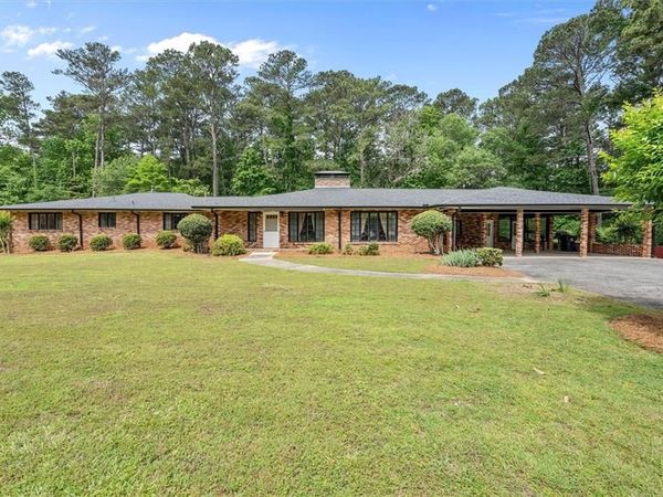 4671 Dogwood Dr, Acworth, GA 30101
