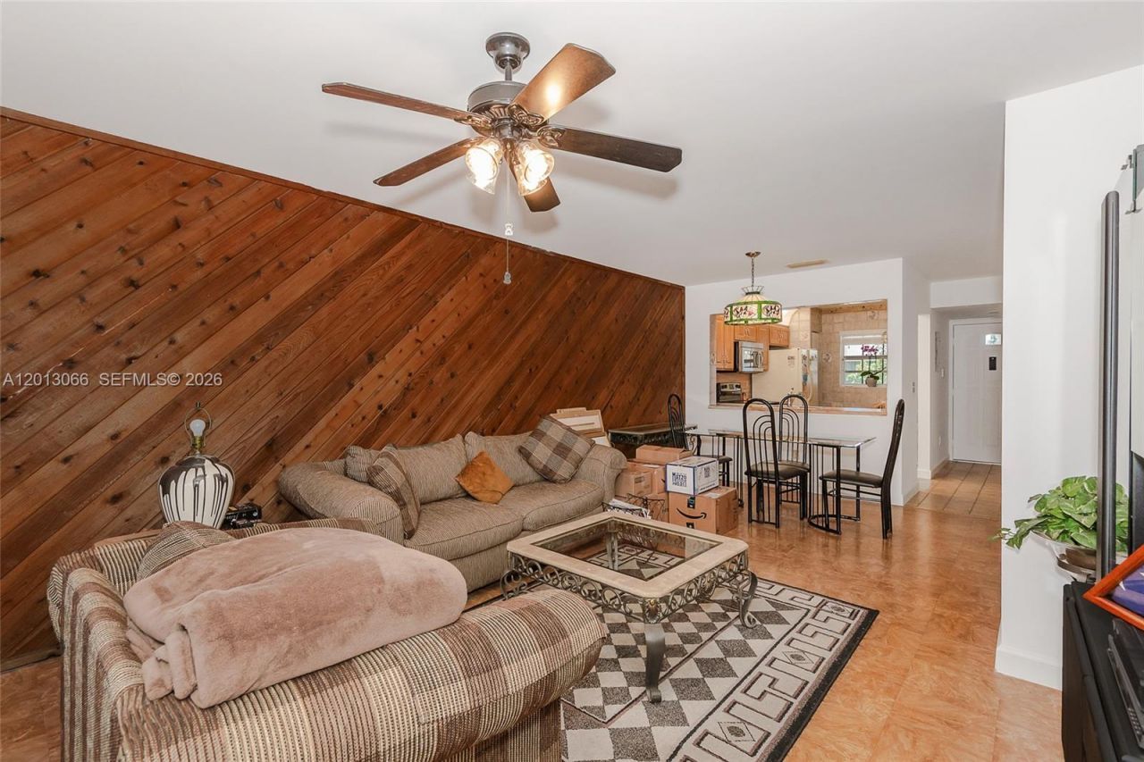 430 NE 210th Cir Ter , Unit 201-3, Miami, FL 33179 Photo