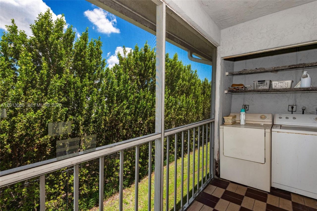 430 NE 210th Cir Ter , Unit 201-3, Miami, FL 33179 Photo