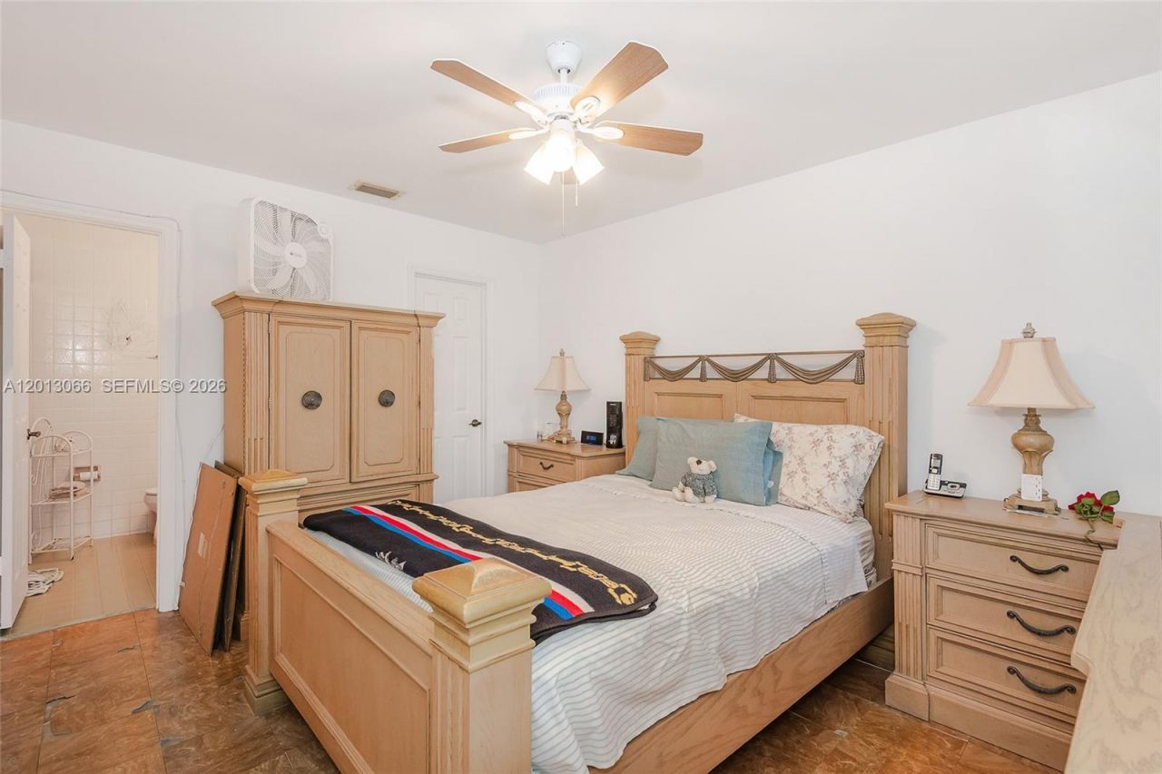 430 NE 210th Cir Ter , Unit 201-3, Miami, FL 33179 Photo