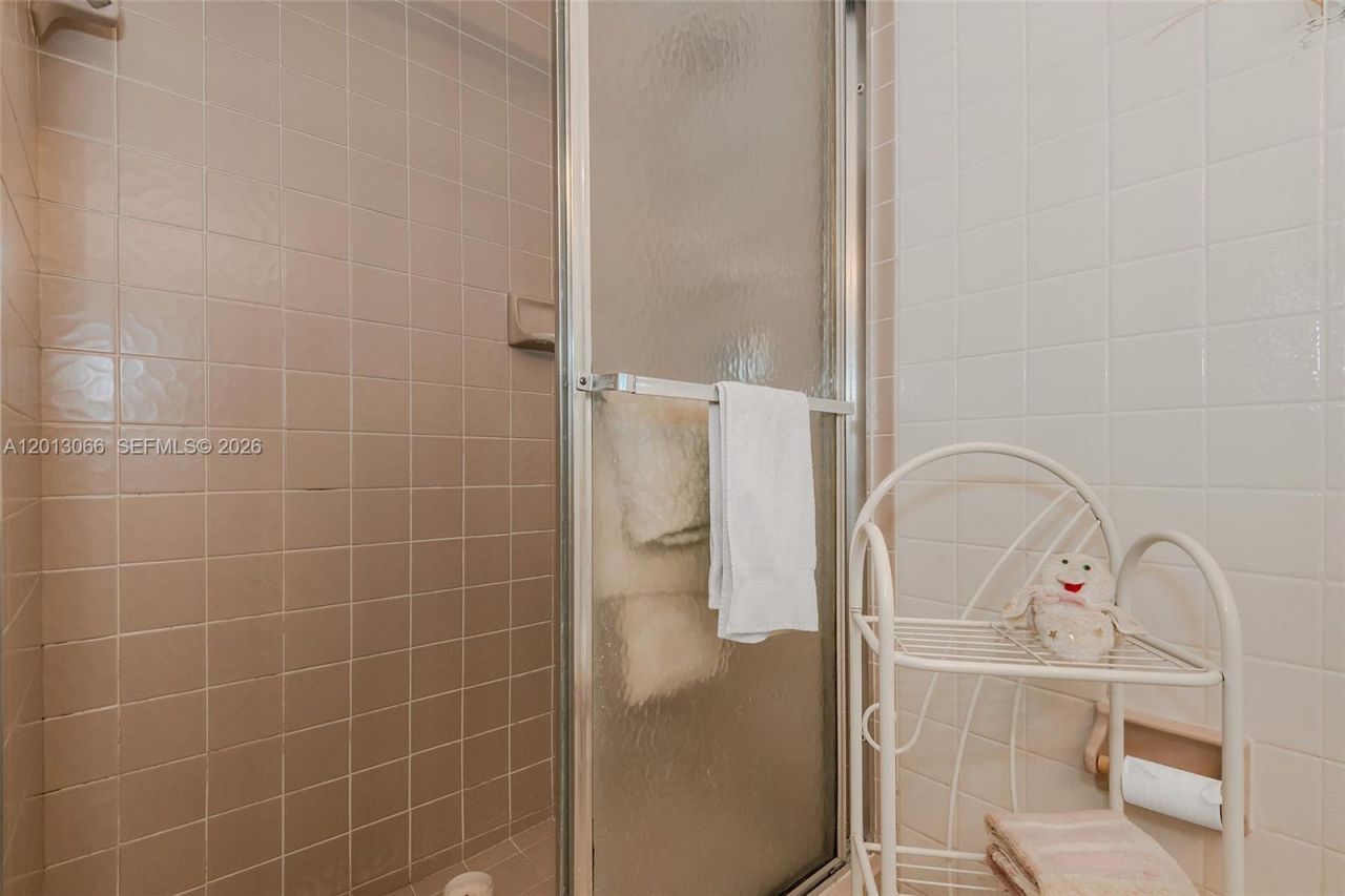 430 NE 210th Cir Ter , Unit 201-3, Miami, FL 33179 Photo