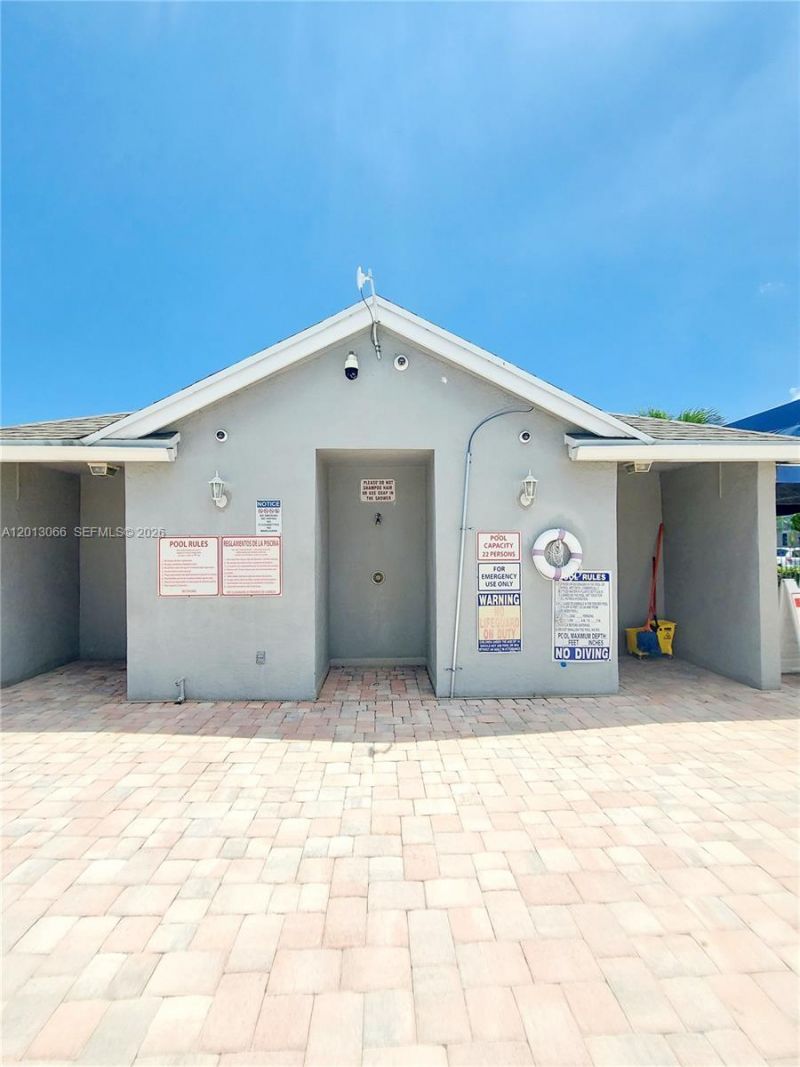 430 NE 210th Cir Ter , Unit 201-3, Miami, FL 33179 Photo