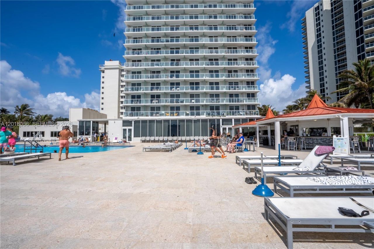 19201 Collins Ave , Unit 425, Sunny Isles Beach, FL 33160 Photo