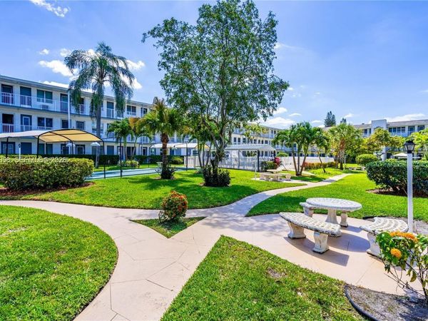 15610 NE 6th Ave , Unit 32D, Miami, FL 33162