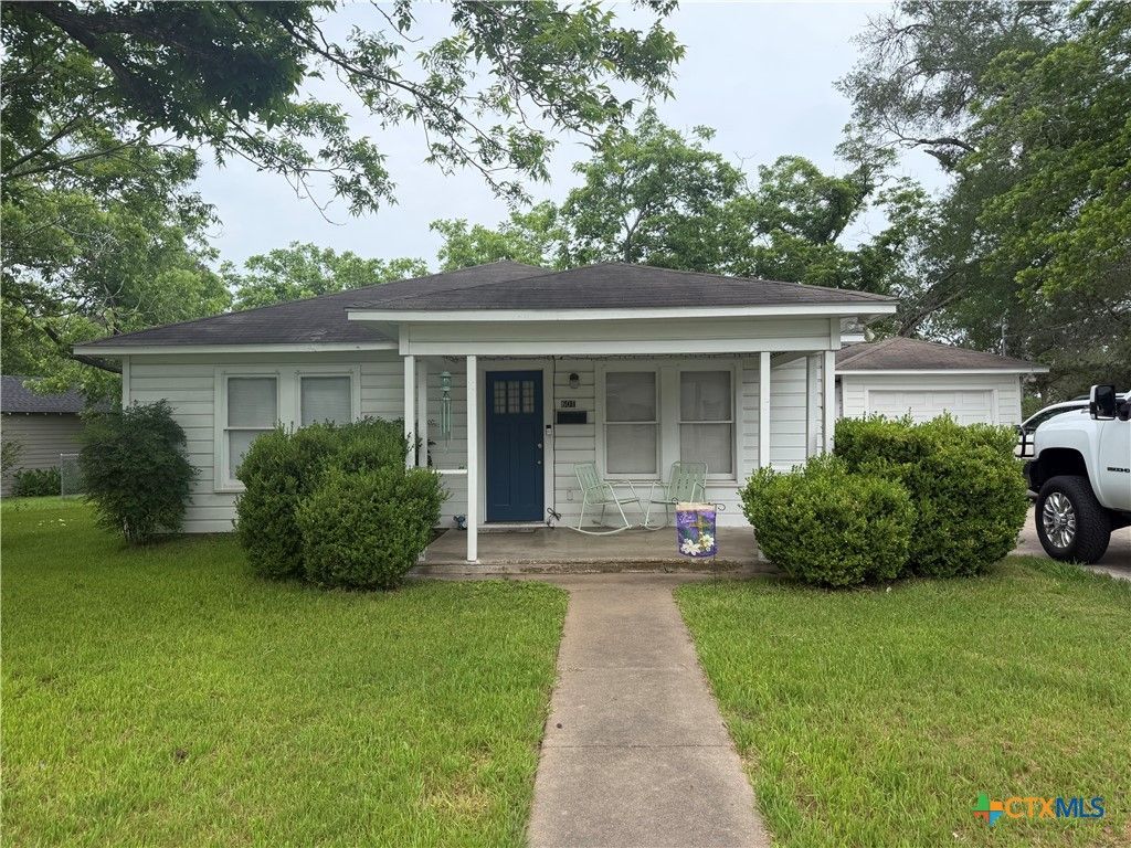 601 N Market Street , Hallettsville, TX 77964 Main Photo