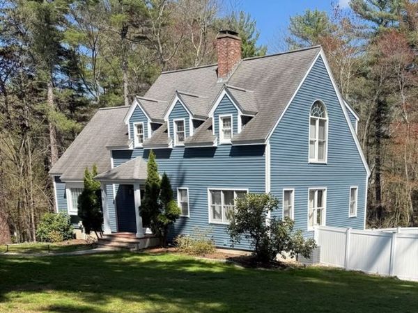 31 Webb St, Middleton, MA 01949
