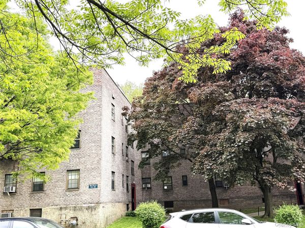 144-22 78th Avenue , Unit 1M, Kew Garden Hills, NY 11367