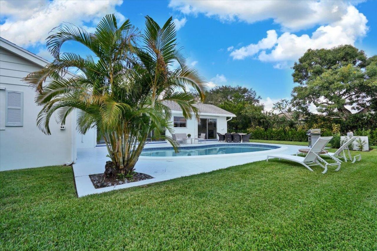 76 W Fairview W W, Tequesta, FL 33469 Photo