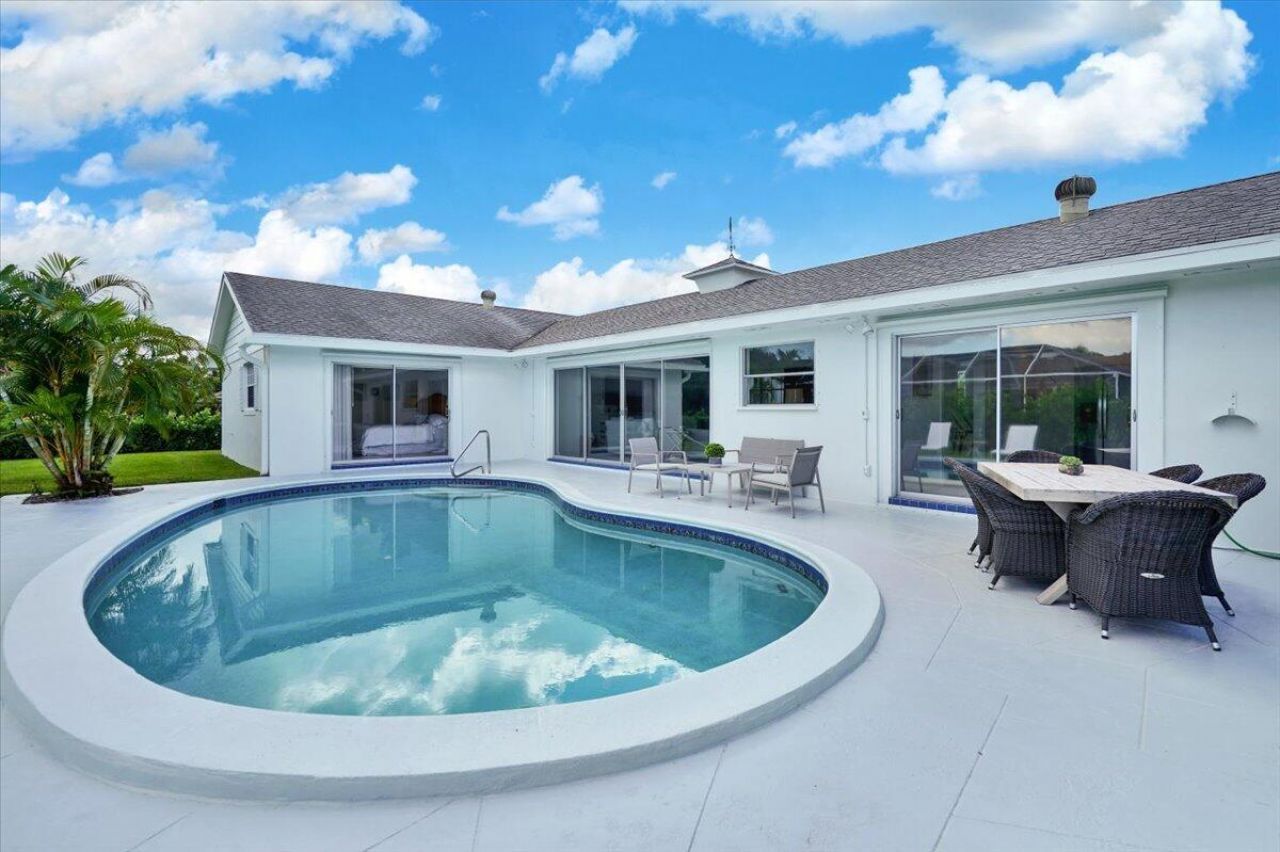 76 W Fairview W W, Tequesta, FL 33469 Photo
