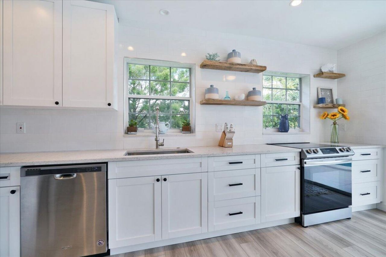 76 W Fairview W W, Tequesta, FL 33469 Photo