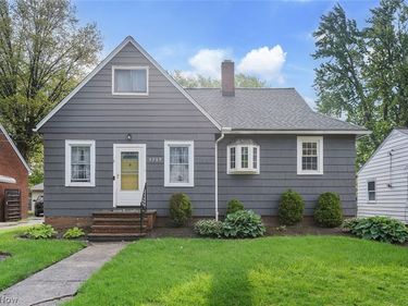4289 W 229th Street, Fairview Park, OH 44126