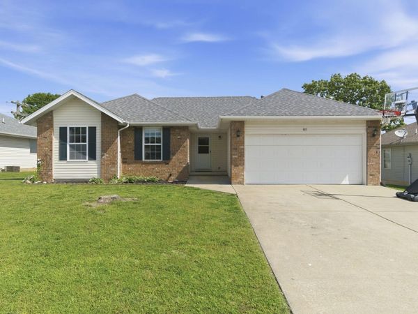 915 Wesley Road , Nixa, MO 65714