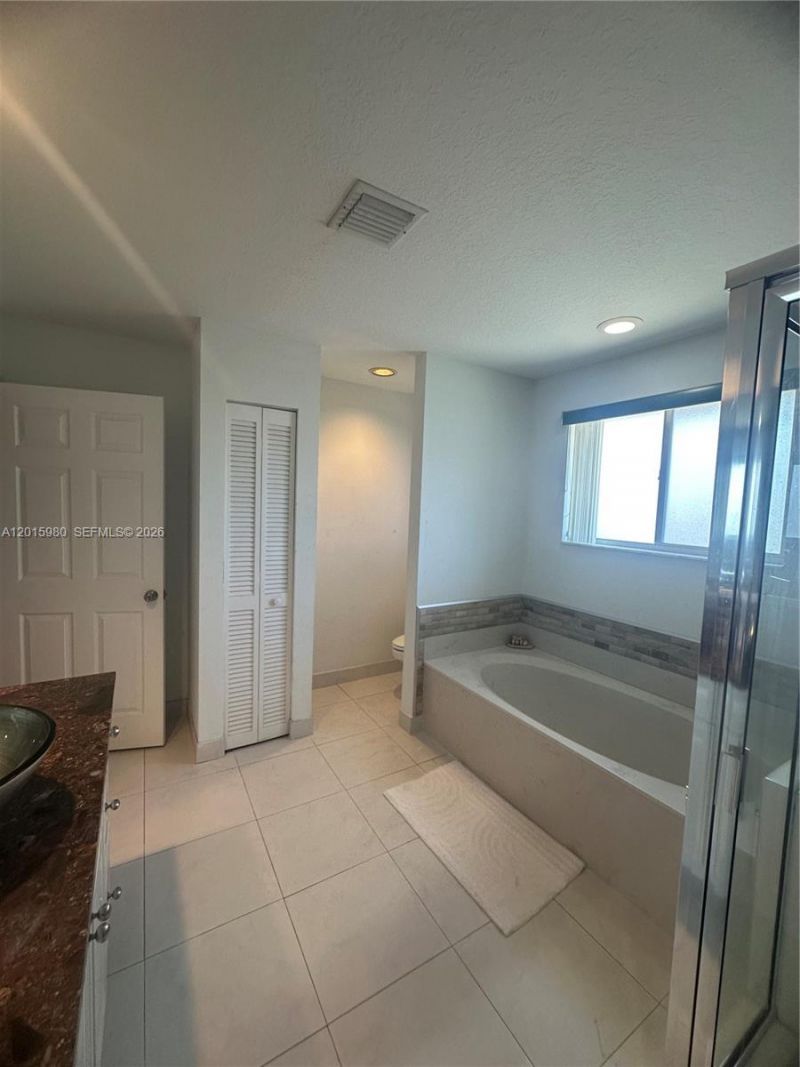 5402 Pointe Villa Dr , Unit B, Lighthouse Point, FL 33064 Photo