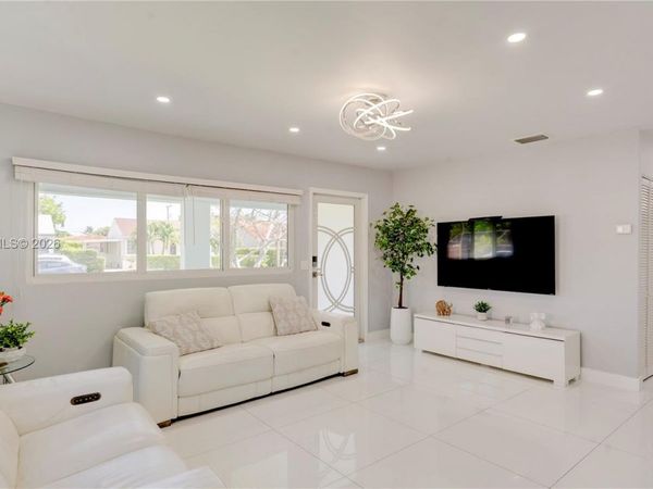 6450 SW 39th Ter , Miami, FL 33155