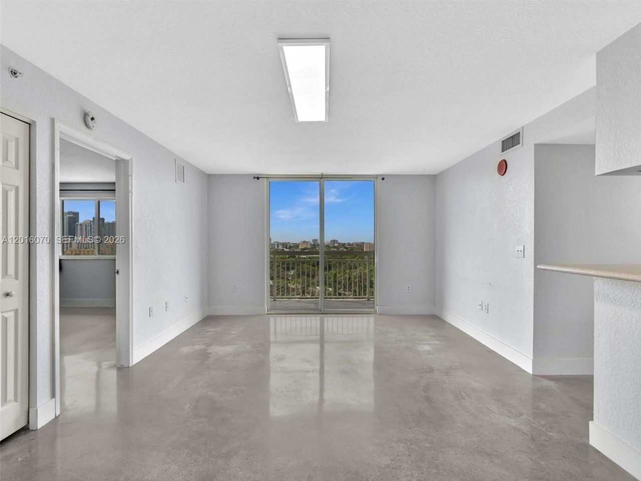 816 NW 11th St, Unit 1208, Miami, FL 33136 Photo