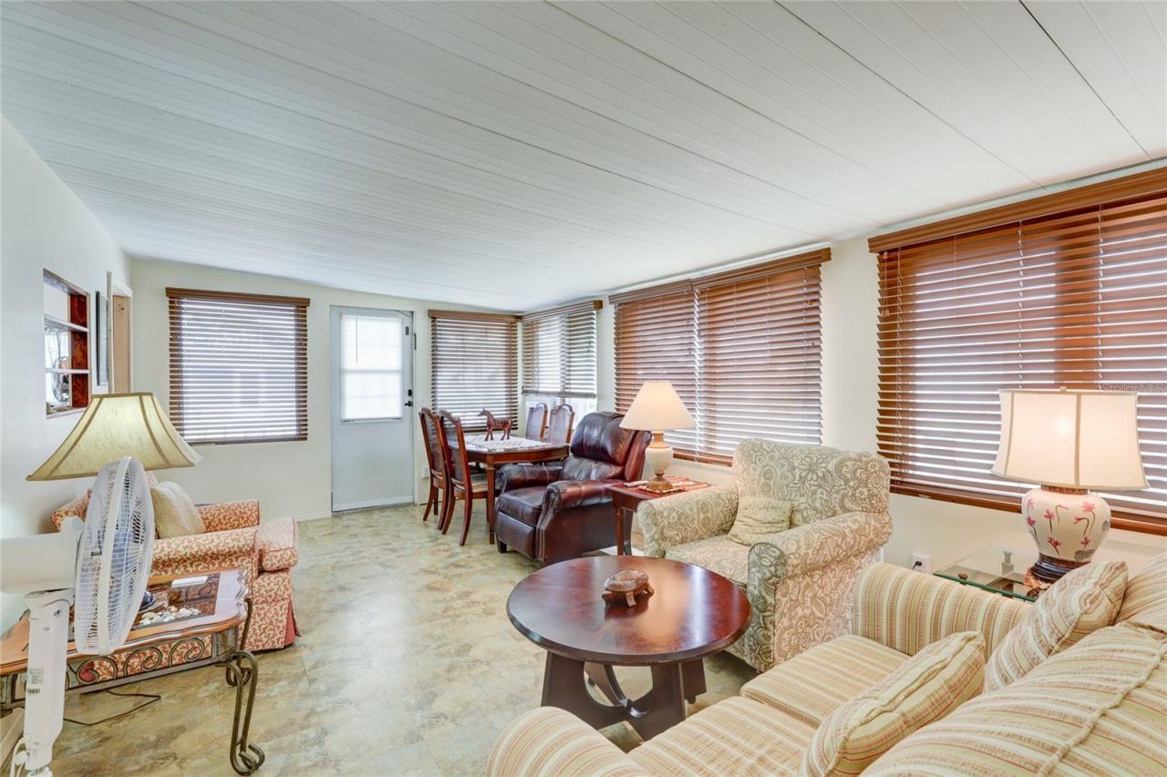 604 49th Avenue Drive W, Bradenton, FL 34207 Photo