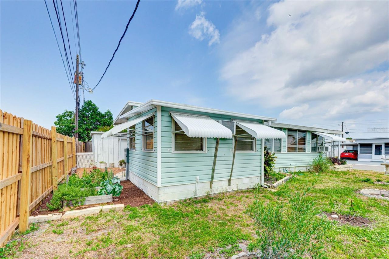 604 49th Avenue Drive W, Bradenton, FL 34207 Photo